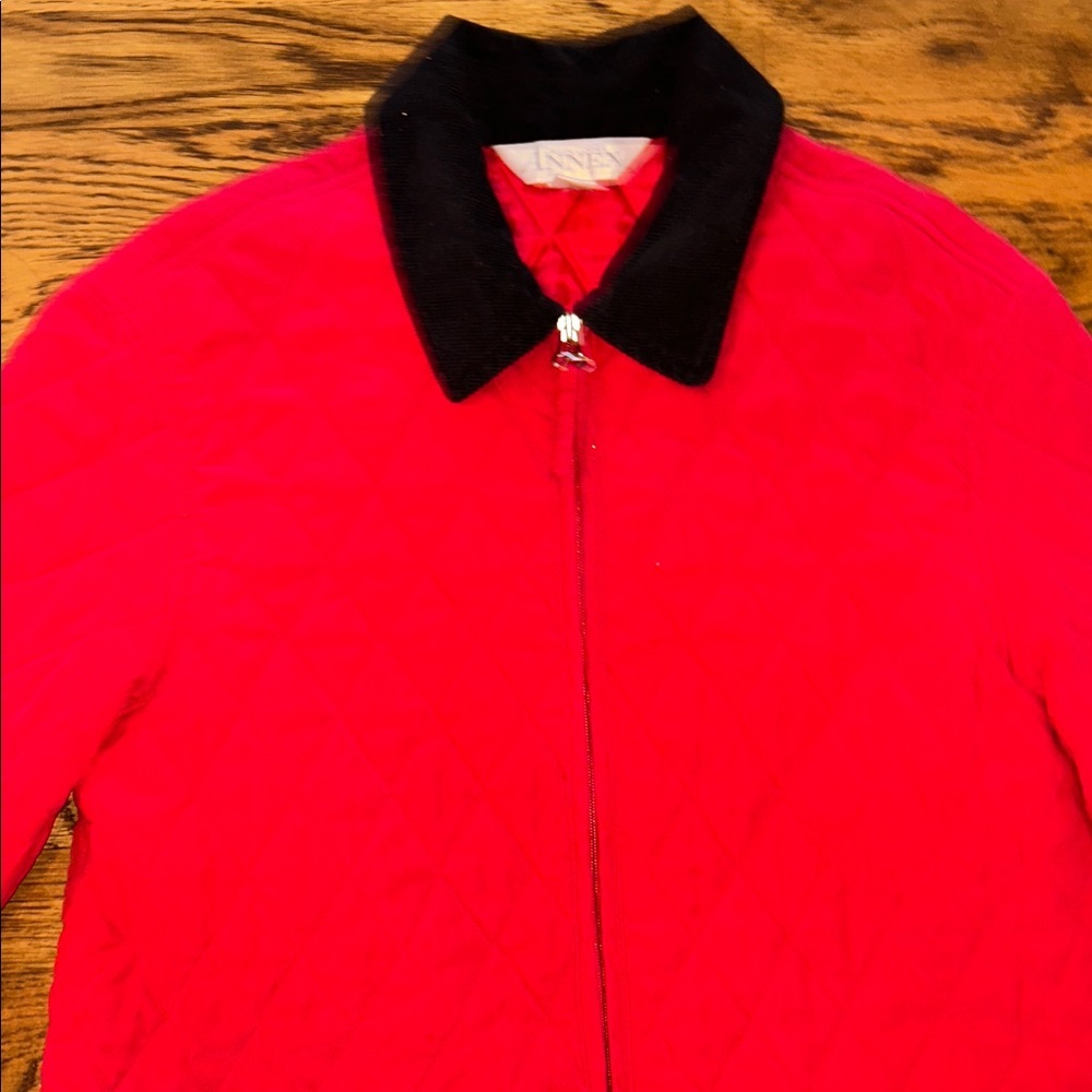 Vintage Women's Quilted Red Barn Jacket with Black Collar - Picture 5 of 7
